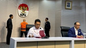 mantan-dirut-pt-taspen-ditahan-kpk-terkait-investasi-fiktif-rp200-miliar